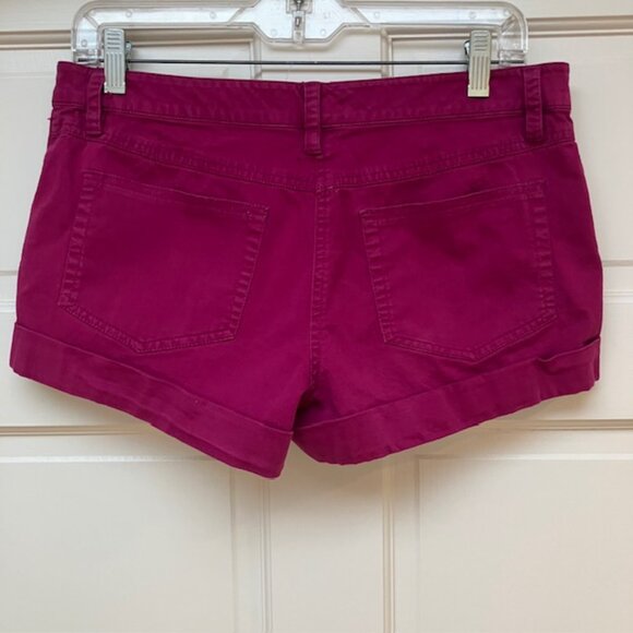 Kensie Magenta cuffed shorts size 8 - Picture 2 of 6